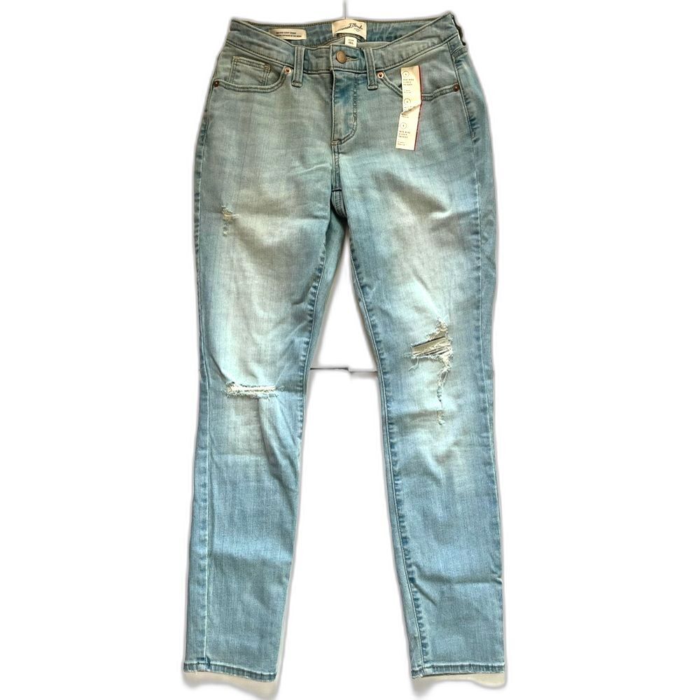 Universal Thread Women's Light Blue Mid-Rise Curvy Skinny Distressed Jeans Sz 4